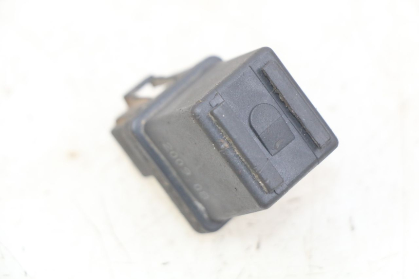 photo de RELÉ DE PARTIDA PEUGEOT V-CLIC VCLIC 50 (2007 - 2013) - Outro ângulo de visão