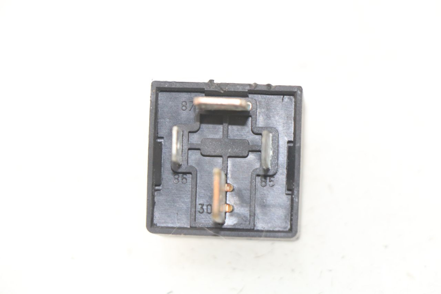 photo de RELÉ DE PARTIDA PIAGGIO VESPA LX IE 125 (2010 - 2012) - Detalhe da peça