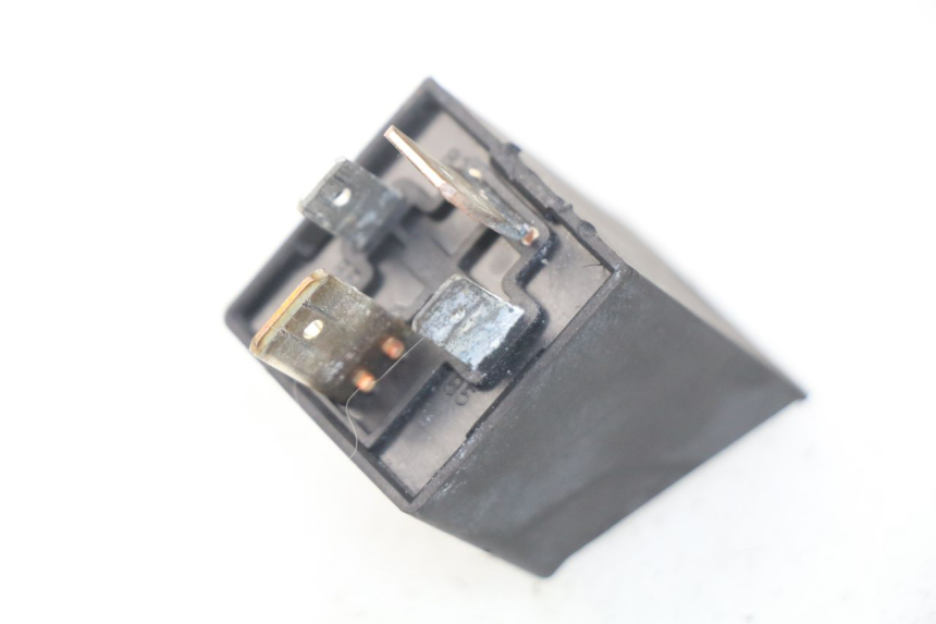 photo de RELÉ DE PARTIDA PIAGGIO VESPA LX IE 125 (2010 - 2012) - Zoom do estado de desgaste