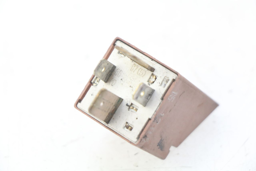 photo de RELÉ DE PARTIDA PIAGGIO VESPA LX 125 (2005 - 2010) - Detalhe da peça