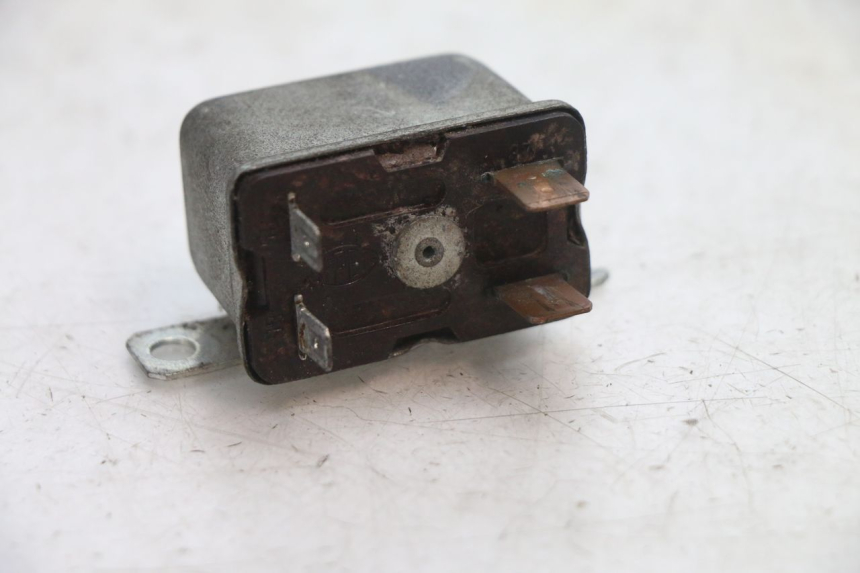photo de RELÉ DE PARTIDA PIAGGIO VESPA PK FL 2T 50 (1990 - 1996) - Outro ângulo de visão