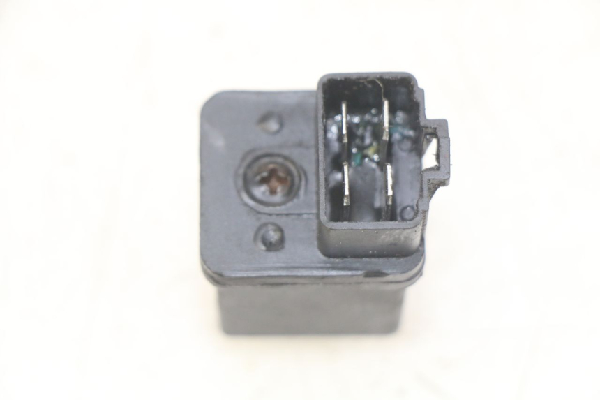 photo de RELÉ DE PARTIDA PEUGEOT VIVACITY NEW 2T 50 (2008 - 2017) - Outro ângulo de visão