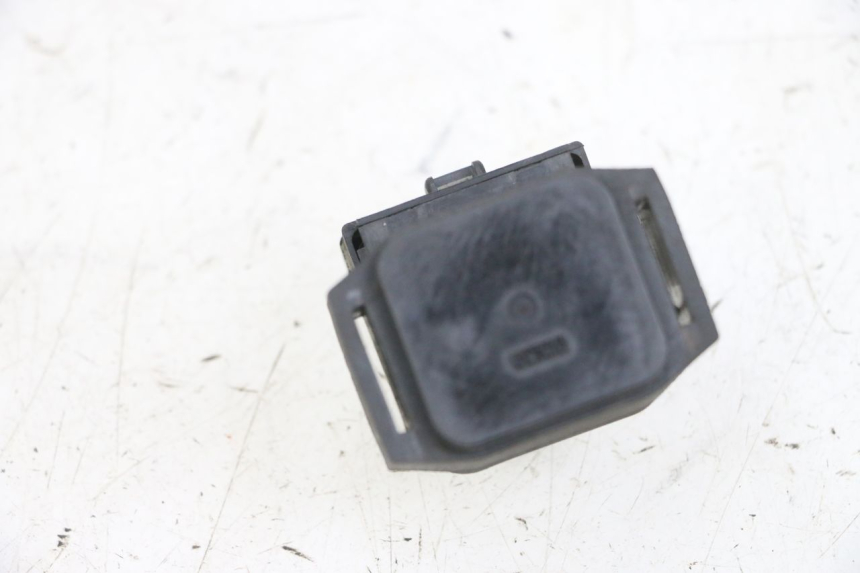 photo de RELÉ DE PARTIDA YAMAHA XMAX X-MAX 125 (2006 - 2009) - Zoom do estado de desgaste
