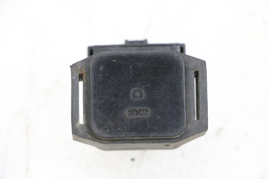 photo de RELÉ DE PARTIDA YAMAHA X-MAX XMAX 125 (2010 - 2013) - Zoom do estado de desgaste