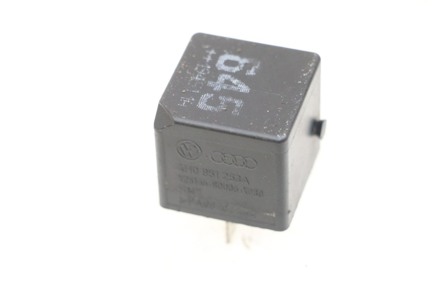 photo de RELÉ DE PARTIDA YAMAHA YN NEO'S 50 (1997 - 2004) - Detalhe da peça
