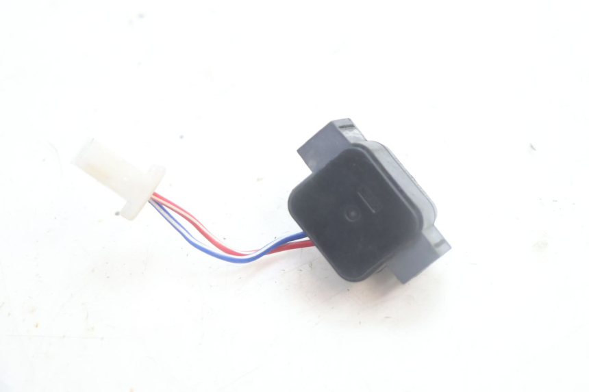 photo de RELÉ DE PARTIDA YAMAHA YP MAJESTY 125 (2007 - 2010) - Outro ângulo de visão