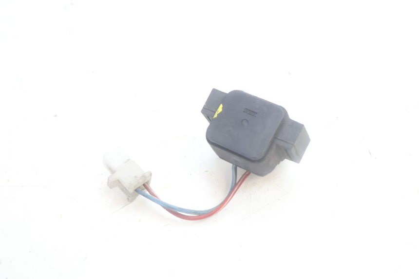 photo de RELÉ DE PARTIDA YAMAHA YP MAJESTY 125 (2002 - 2006) - Outro ângulo de visão