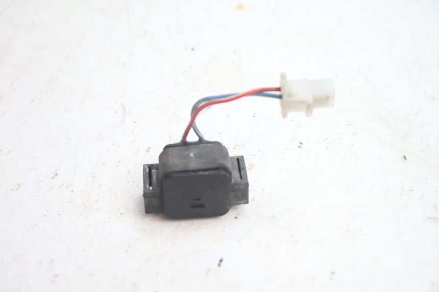 photo de RELÉ DE PARTIDA YAMAHA YP MAJESTY 125 (2002 - 2006) - Zoom do estado de desgaste