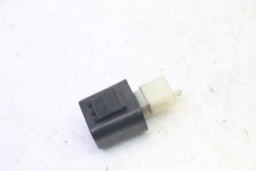 photo de RELÉ ELÉTRICO QUADRO 4 4D 350 (2015 - 2018) - Zoom do estado de desgaste