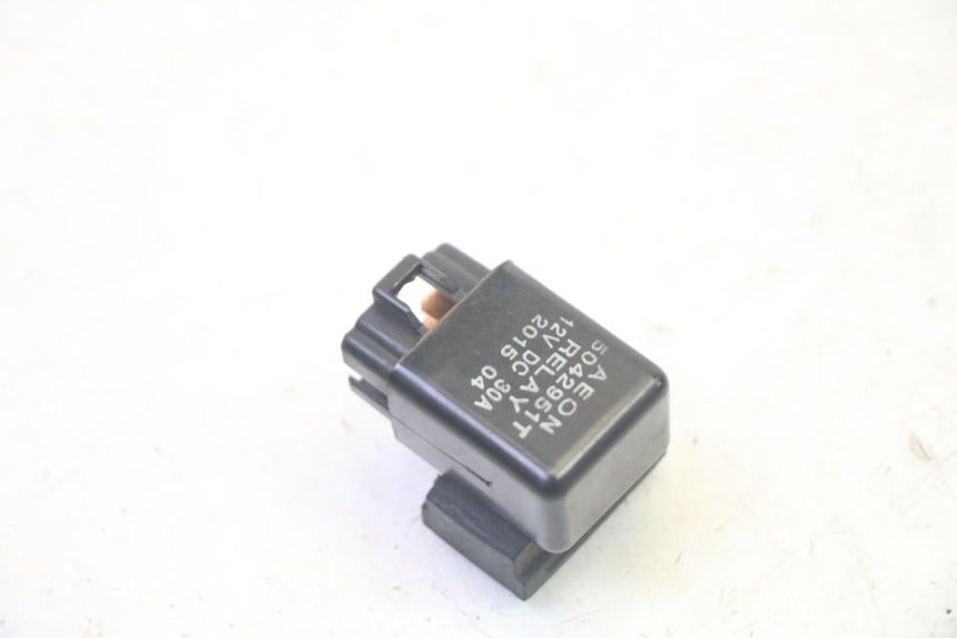photo de RELÉ ELÉTRICO QUADRO 4 4D 350 (2015 - 2018) - Detalhe da peça