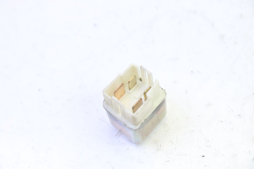 photo de RELÉ ELÉTRICO ADIVA AD3 300 (2014 - 2020) - Zoom do estado de desgaste