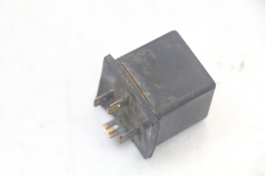 photo de RELÉ ELÉTRICO MBK BOOSTER SPIRIT 50 (2004 - 2017) - Outro ângulo de visão
