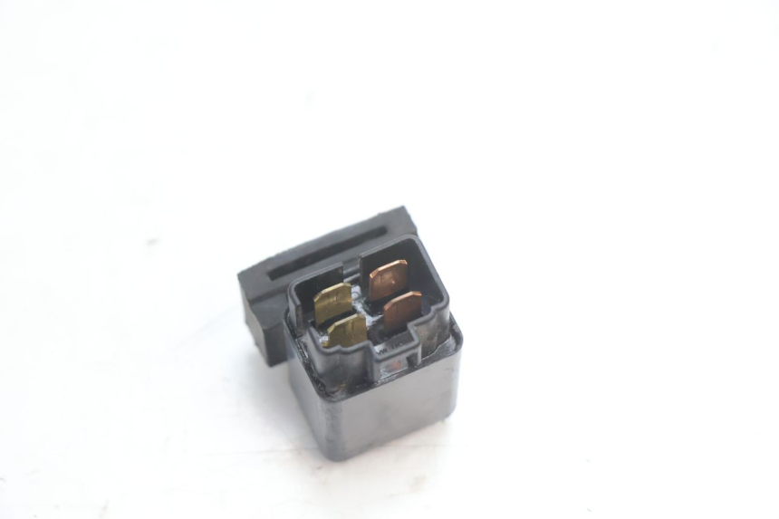 photo de RELÉ ELÉTRICO MBK BOOSTER SPIRIT 50 (1996 - 1999) - Outro ângulo de visão