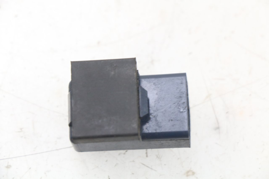 photo de RELÉ ELÉTRICO YAMAHA BW'S BWS 125 (2010 - 2013) - Detalhe da peça