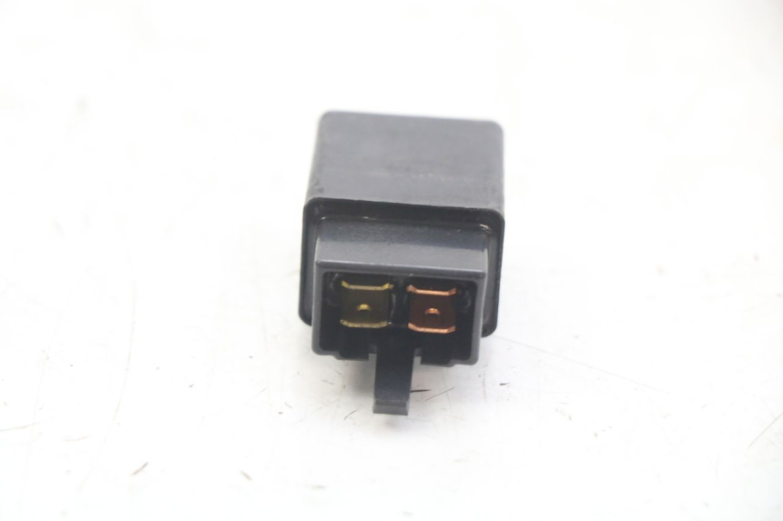 photo de RELÉ ELÉTRICO HONDA FES PANTHEON 2T 125 (1998 - 2002) - Detalhe da peça