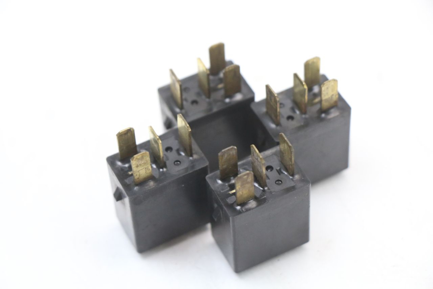 photo de RELÉ ELÉTRICO HONDA FES S-WING SWING ABS 125 (2007 - 2015) - Zoom do estado de desgaste