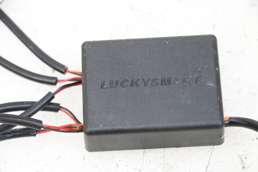 photo de RELÉ ELÉTRICO KUKIRIN G2 MASTER 1 - Outro ângulo de visão