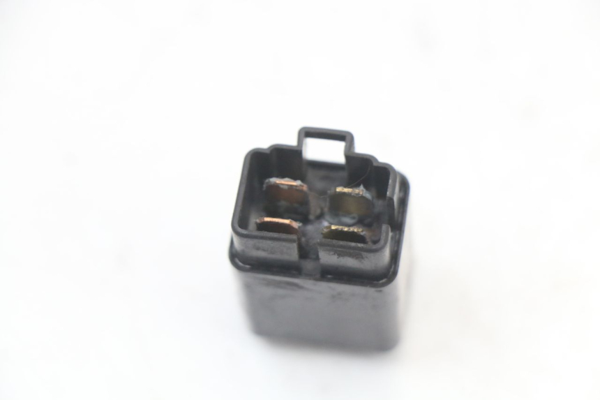 photo de RELÉ ELÉTRICO SUZUKI GN 125 (1997 - 2000) - Zoom do estado de desgaste
