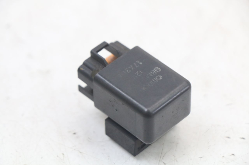 photo de RELÉ ELÉTRICO SUZUKI GS F 500 (2004 - 2007) - Detalhe da peça