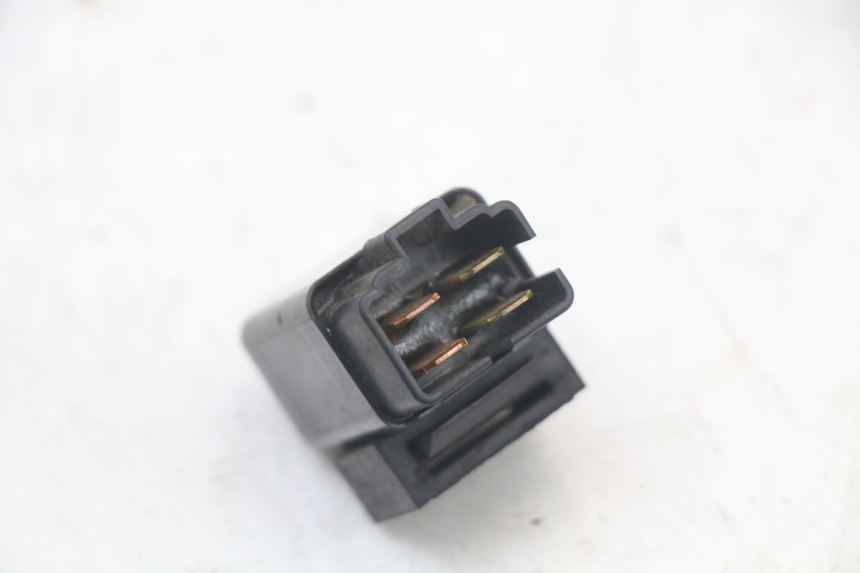 photo de RELÉ ELÉTRICO SUZUKI GS F 500 (2004 - 2007) - Zoom do estado de desgaste