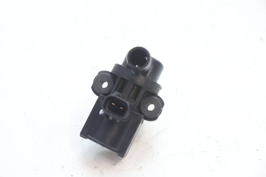 photo de RELÉ ELÉTRICO SUZUKI GSR 600 (2005 - 2012) - Outro ângulo de visão