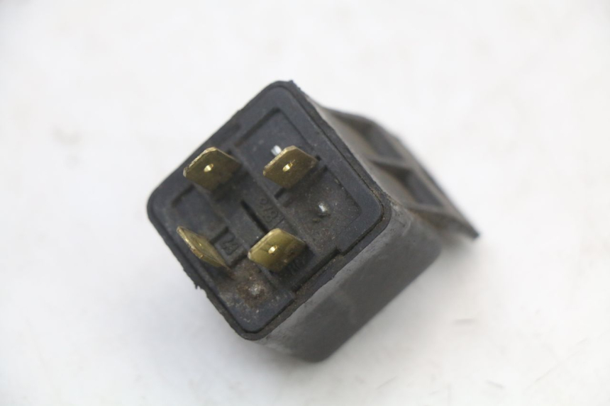 photo de RELÉ ELÉTRICO SUZUKI GSX E 250 (1982 - 1983) - Zoom do estado de desgaste