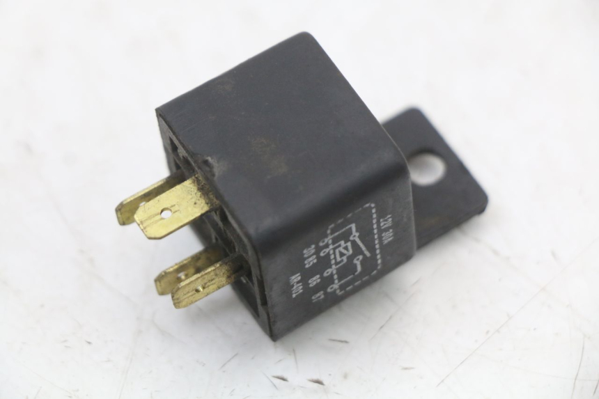 photo de RELÉ ELÉTRICO SUZUKI GSX E 250 (1982 - 1983) - Outro ângulo de visão