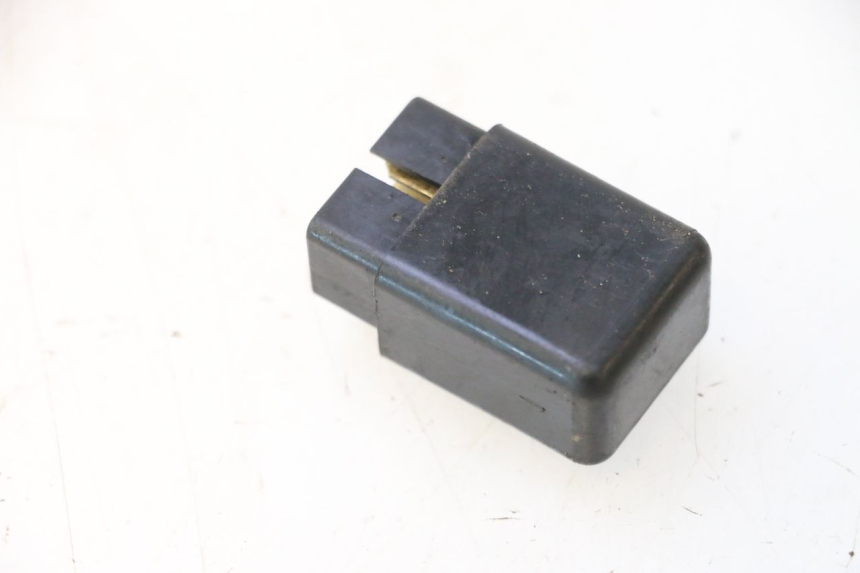 photo de RELÉ ELÉTRICO SUZUKI GSX F GSXF 750 (1988 - 1998) - Zoom do estado de desgaste