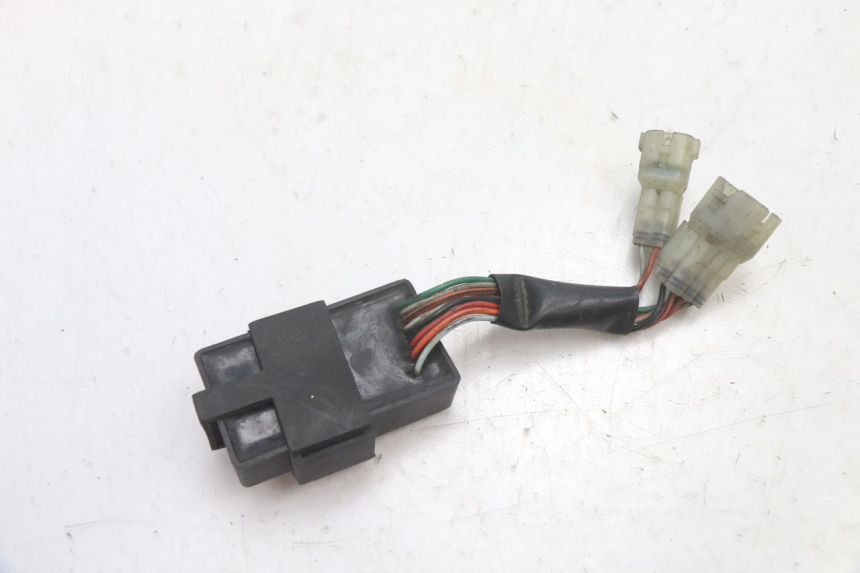 photo de RELÉ ELÉTRICO SYM GTS EVO 125 (2009 - 2013) - Zoom do estado de desgaste