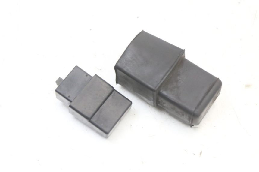 photo de RELÉ ELÉTRICO HONDA NES AROBASE 125 (2000 - 2003) - Outro ângulo de visão