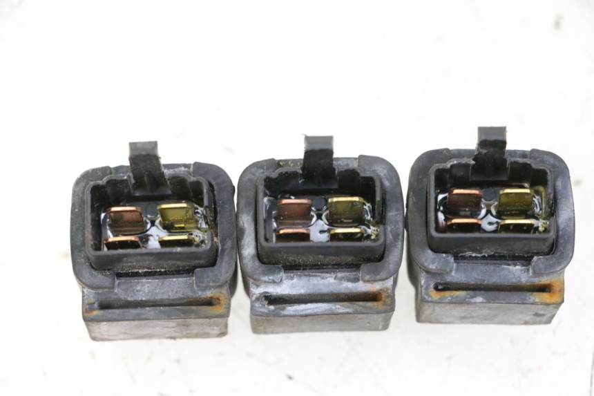 photo de RELÉ ELÉTRICO SYM JOYMAX 125 (2010 - 2017) - Outro ângulo de visão