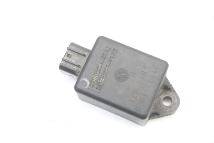 photo de RELÉ ELÉTRICO KAWASAKI ZR7 ZR-7 S 750 (1999 - 2004) - Detalhe da peça