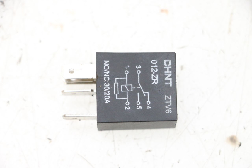 photo de RELÉ ELÉTRICO PEUGEOT KISBEE 4T 50 (2018 - 2022) - Detalhe da peça