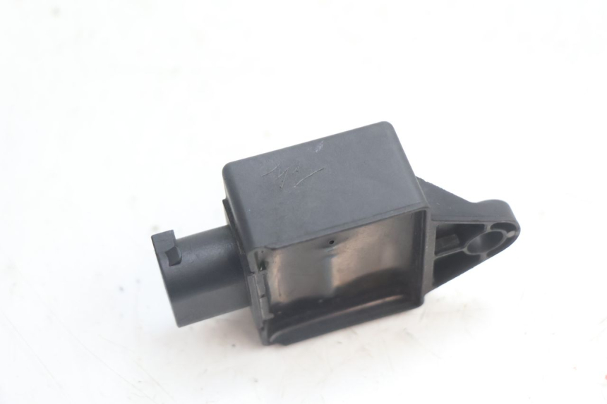 photo de RELÉ ELÉTRICO PEUGEOT LUDIX ONE 14P 50 (2004 - 2013) - Outro ângulo de visão