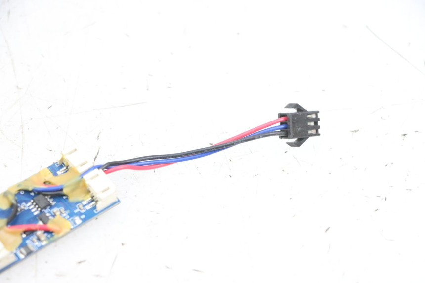 photo de RELÉ ELÉTRICO DUALTRON MINI SPECIAL 1 - Outro ângulo de visão