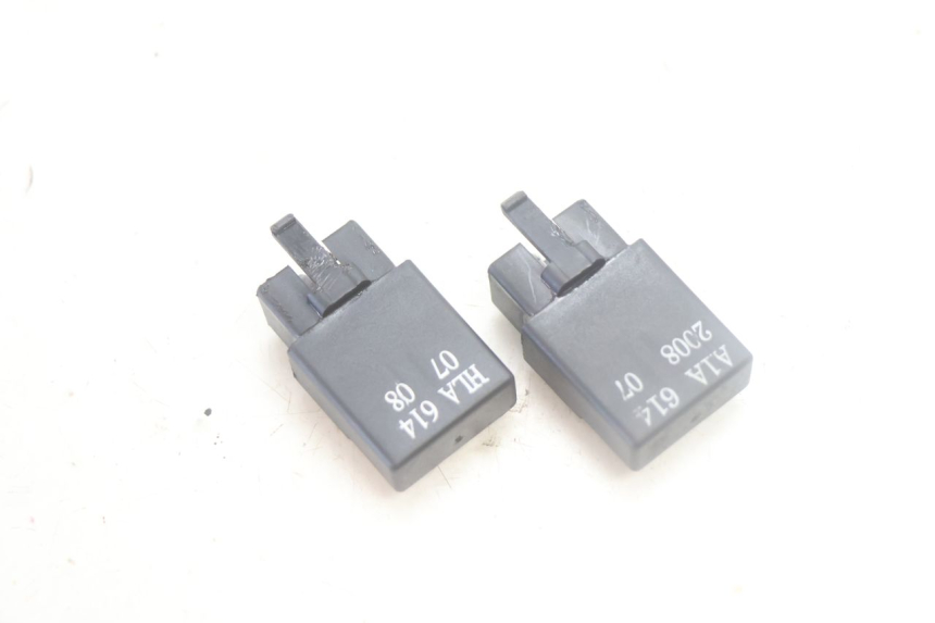 photo de RELÉ ELÉTRICO SYM MIO 50 (2005 - 2010) - Detalhe da peça