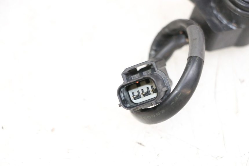 photo de RELÉ ELÉTRICO PIAGGIO MP3 500 (2014 - 2017) - Zoom do estado de desgaste
