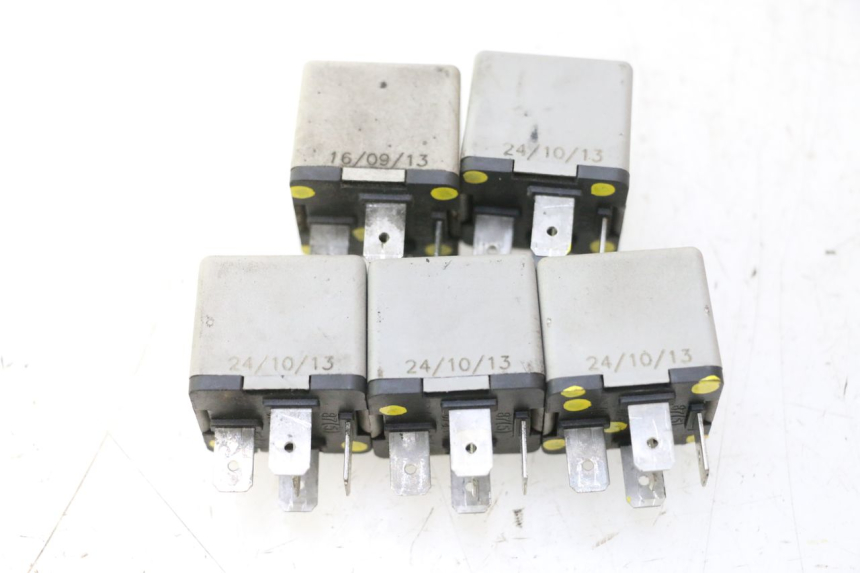 photo de RELÉ ELÉTRICO PIAGGIO MP3 500 (2011 - 2015) - Detalhe da peça
