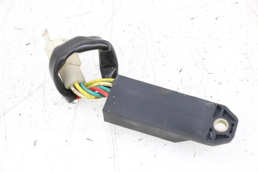 photo de RELÉ ELÉTRICO SYM ORBIT 2 50 (2008 - 2014) - Zoom do estado de desgaste
