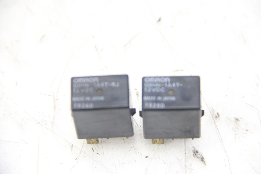 photo de RELÉ ELÉTRICO HONDA PES PS I 125 (2006 - 2012) - Zoom do estado de desgaste