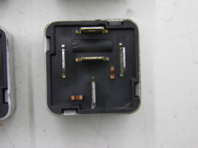 photo de RELÉ ELÉTRICO PIAGGIO MP3 400 (2007 - 2009) - Detalhe da peça
