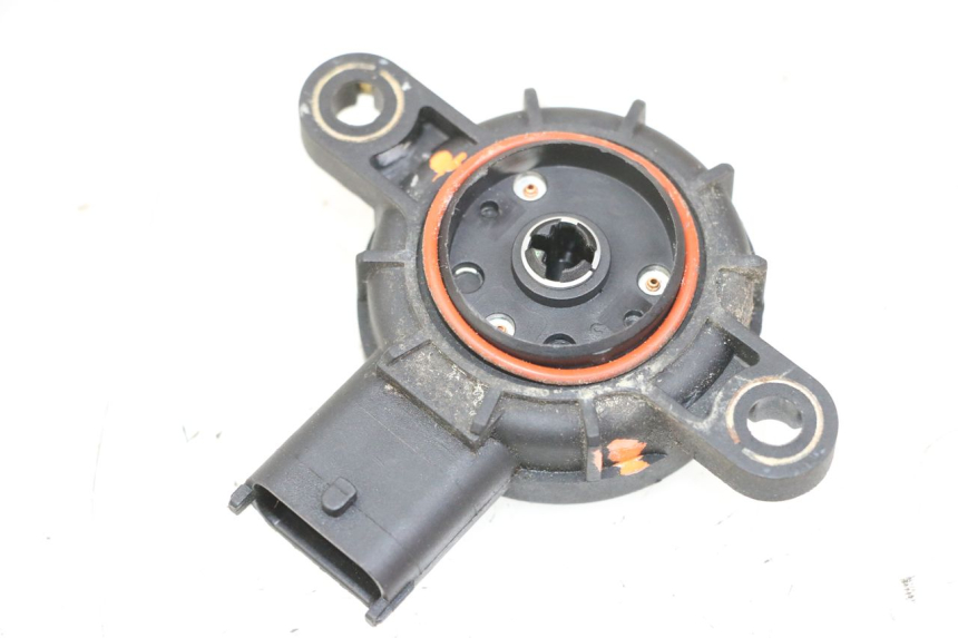 photo de RELÉ ELÉTRICO PIAGGIO MP3 125 (2006 - 2014) - Outro ângulo de visão
