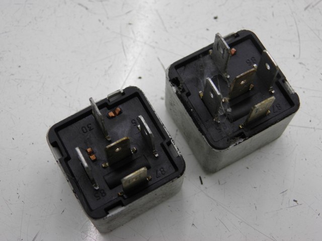 photo de RELÉ ELÉTRICO PIAGGIO MP3 RL 125 (2008 - 2009) - Detalhe da peça
