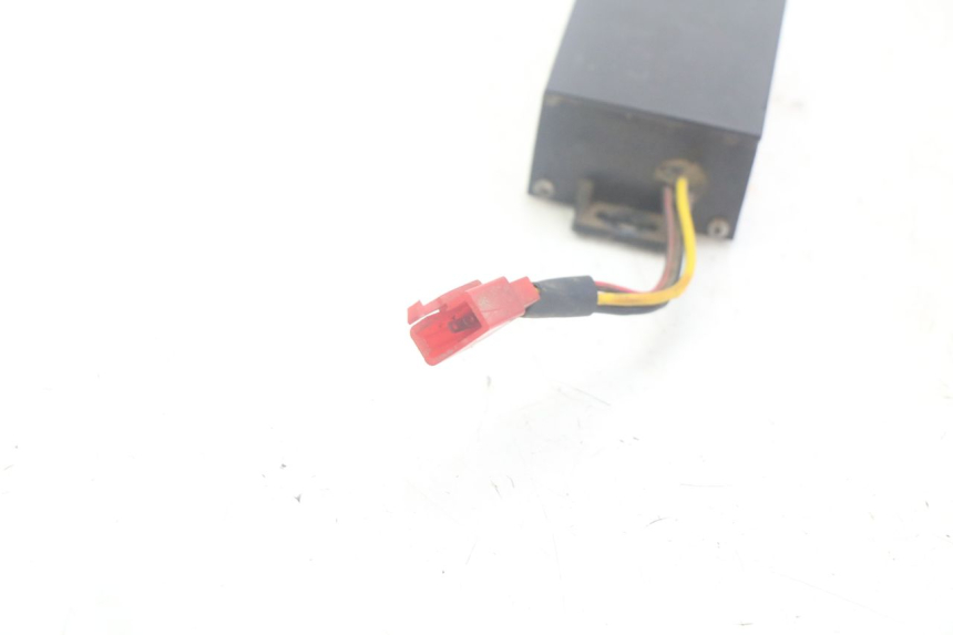 photo de RELÉ ELÉTRICO DOLPHIN PYGMY 1 (2020 - 2024) - Zoom do estado de desgaste
