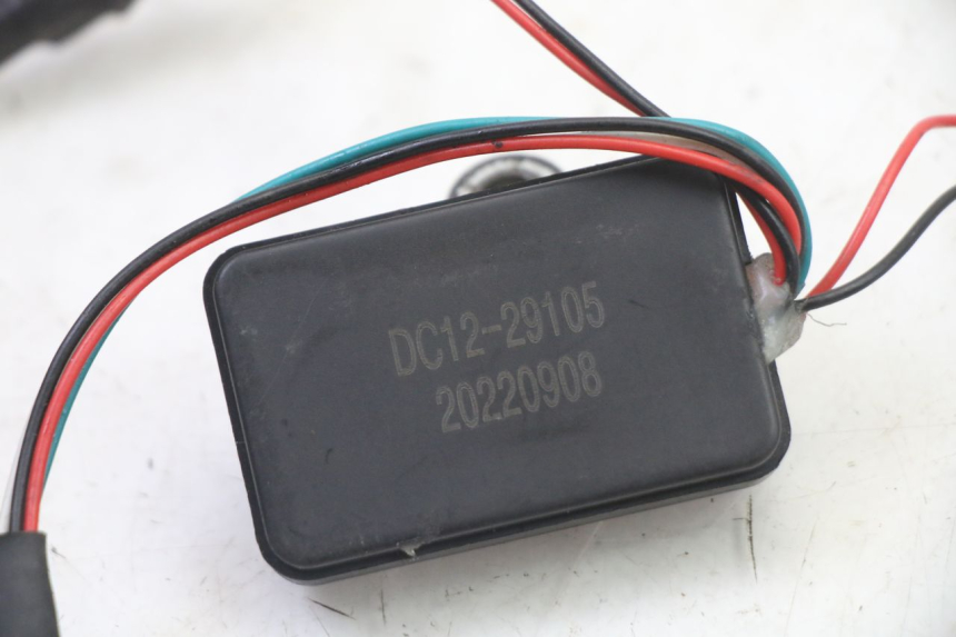 photo de RELÉ ELÉTRICO HERO S10 1 - Detalhe da peça