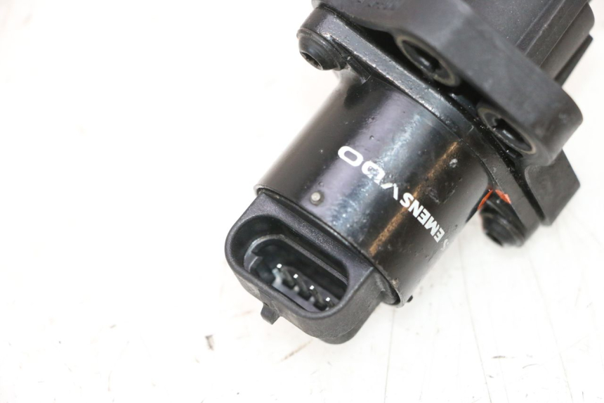 photo de RELÉ ELÉTRICO PEUGEOT SATELIS COMPRESSOR K15 125 (2006 - 2009) - Outro ângulo de visão