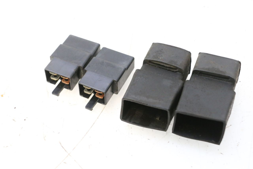 photo de RELÉ ELÉTRICO HONDA ST PAN EUROPEAN 1100 (1990 - 2002) - Detalhe da peça