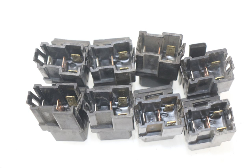 photo de RELÉ ELÉTRICO YAMAHA TDM ABS 900 (2002 - 2014) - Detalhe da peça