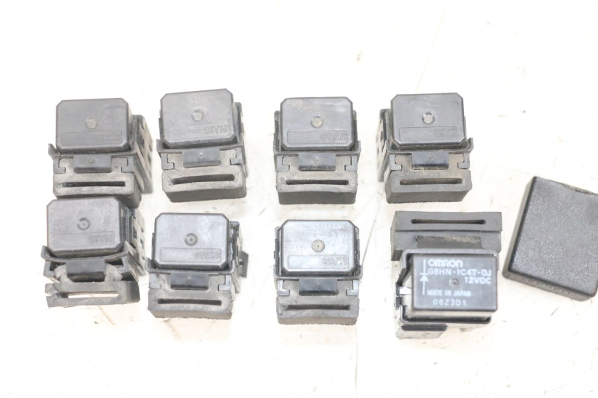 photo de RELÉ ELÉTRICO YAMAHA TDM ABS 900 (2002 - 2014) - Detalhe da peça
