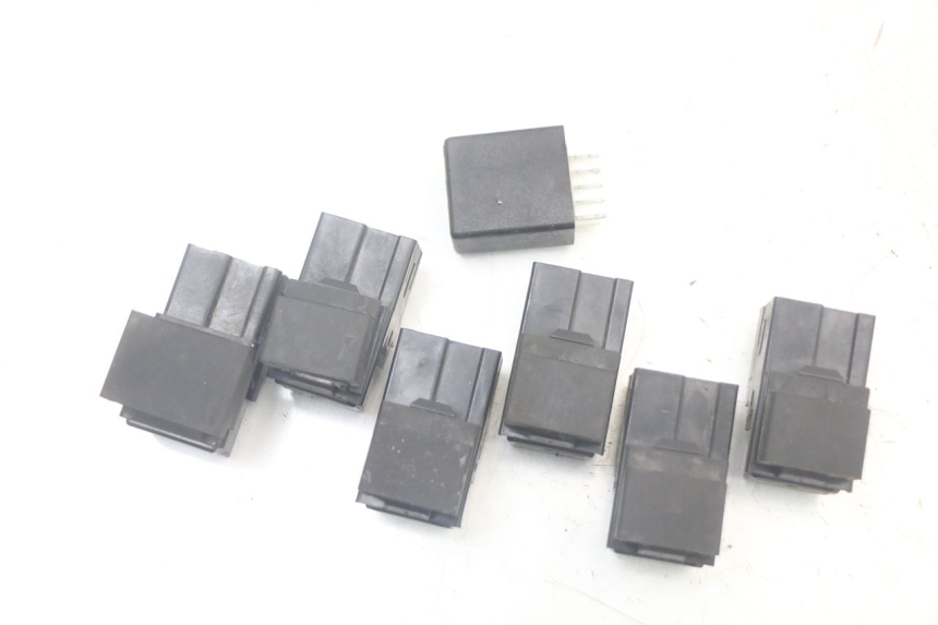 photo de RELÉ ELÉTRICO YAMAHA TDM ABS 900 (2002 - 2014) - Pontos de fixação